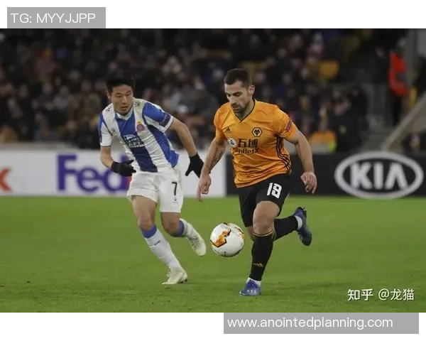 皇马与瓦伦西亚对决分析：战术博弈与球员表现的全面解读